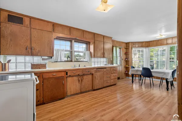 612-612 1/2 Mississippi ST, Lawrence, KS 66044