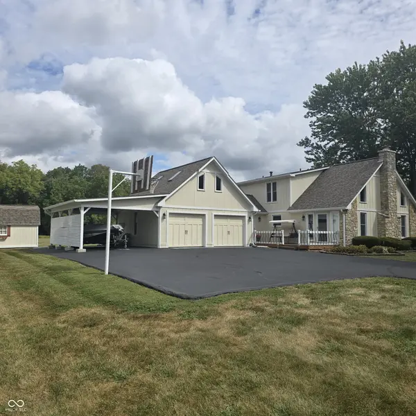 7022 W Ivy LN, New Palestine, IN 46163