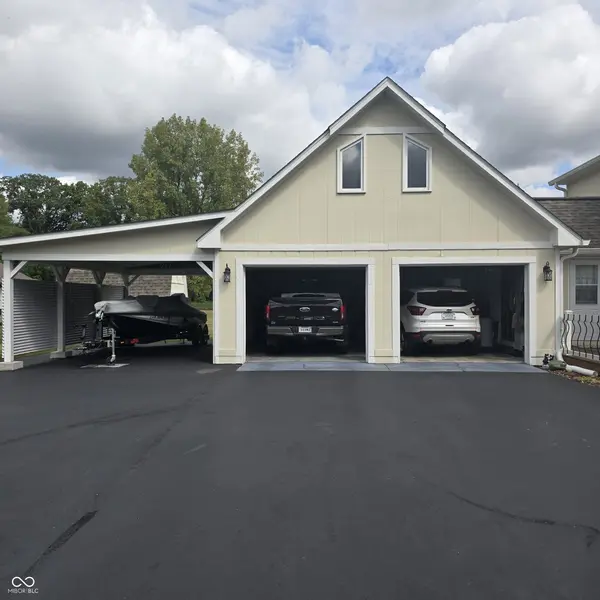 7022 W Ivy LN, New Palestine, IN 46163