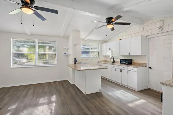 403 PINEWOOD AVE, Nokomis, FL 34275