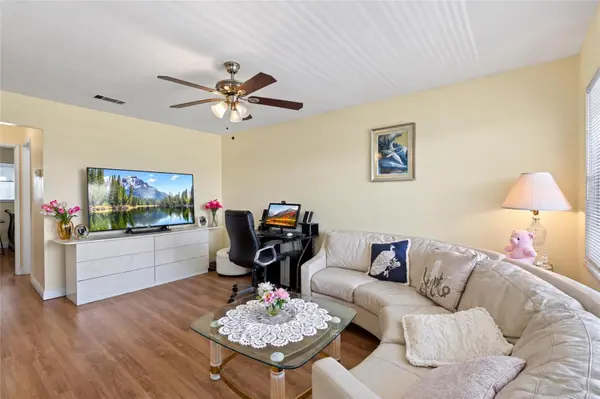 5875 18TH ST N #15, St Petersburg, FL 33714