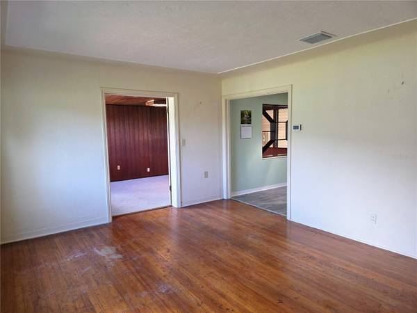 6044 BURLINGTON AVE N, St Petersburg, FL 33710