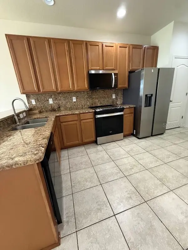 4976 WHITE SANDERLING CT, Tampa, FL 33619