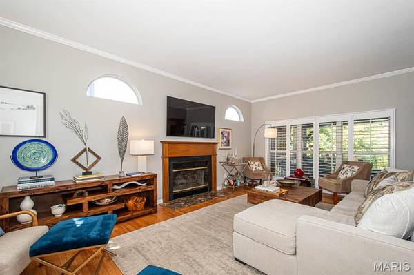 4147 Westminster PL, St Louis, MO 63108