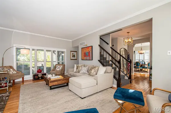 4147 Westminster PL, St Louis, MO 63108