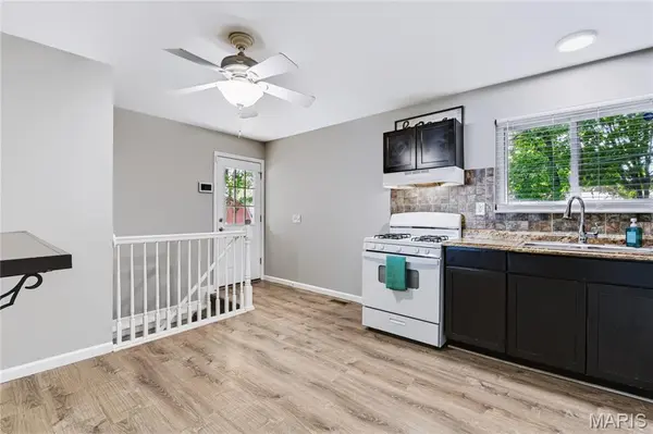 3263 Ipswich LN, St Charles, MO 63301