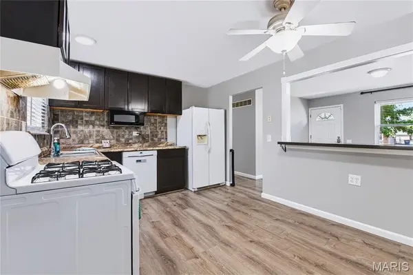 3263 Ipswich LN, St Charles, MO 63301