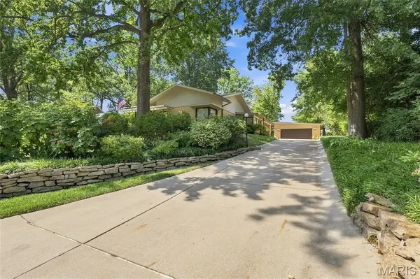 23 Devon RD, Glendale, MO 63122