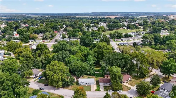 529 E 11th ST, Washington, MO 63090