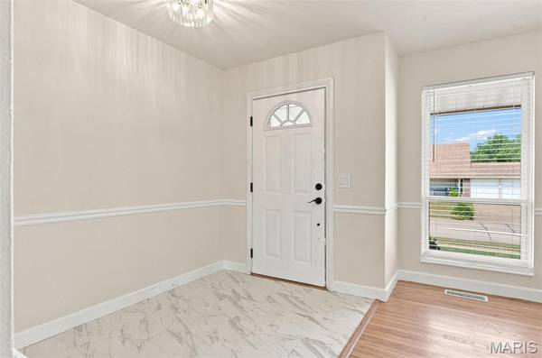 2830 Flintwood DR, St Louis, MO 63129