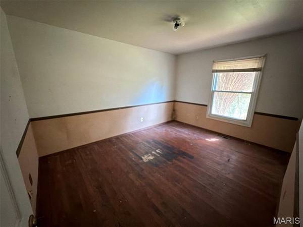 1525 Moonlight DR, Ferguson, MO 63135