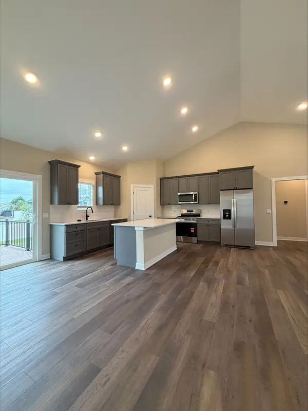 6124 Thor AVE, Davenport, IA 52807
