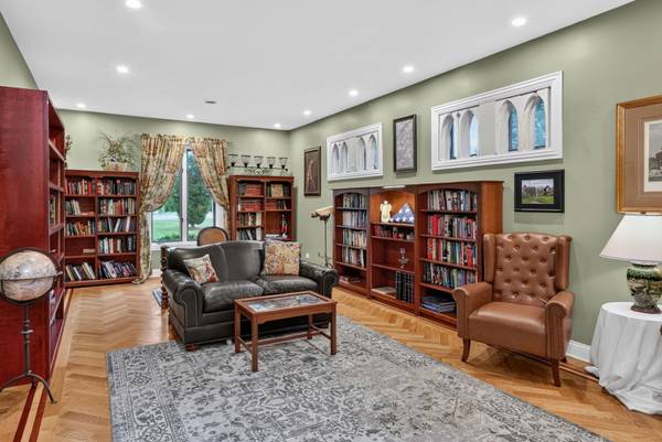 6116 S Brainard AVE, La Grange Highlands, IL 60525