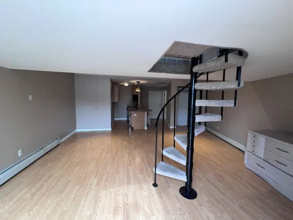 1188 Royal Glen DR #334, Glen Ellyn, IL 60137