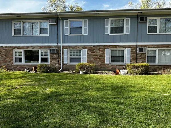 32 Rocky WAY #7, Montgomery, IL 60538