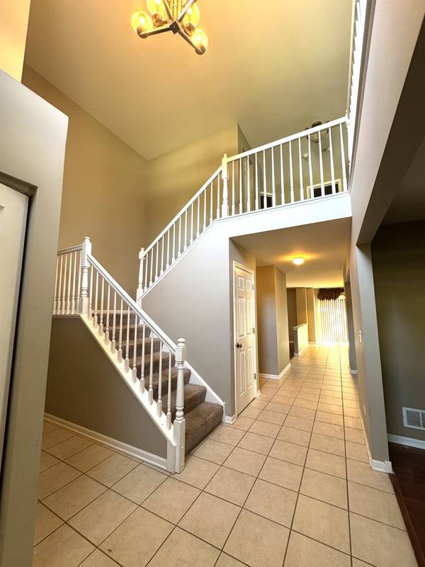 331 Berkeley DR, Bolingbrook, IL 60440