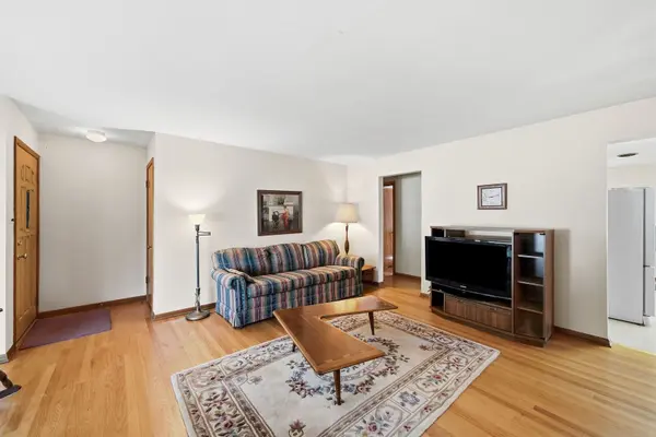9135 Cherry AVE, Morton Grove, IL 60053