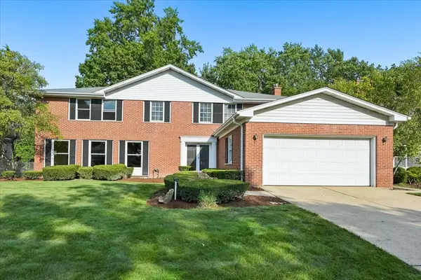 937 Sutton DR, Northbrook, IL 60062