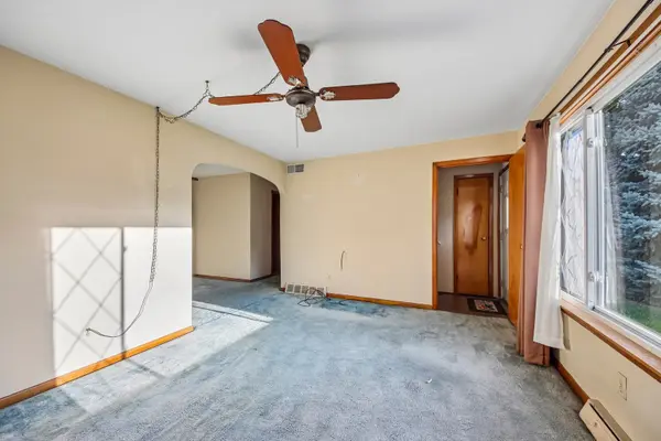 6502 Chester AVE, Hodgkins, IL 60525