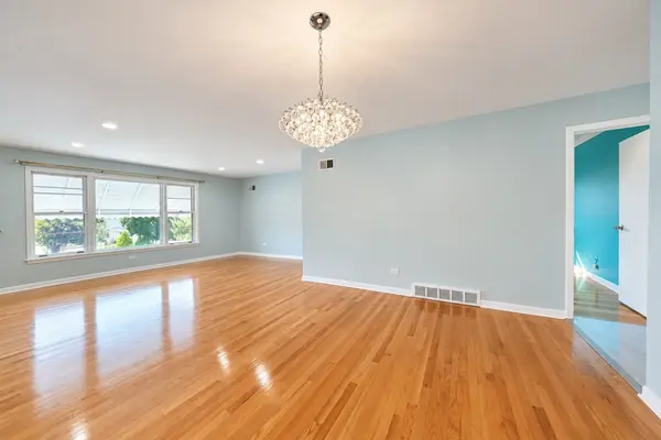 8608 W Carmen AVE #2, Norridge, IL 60706