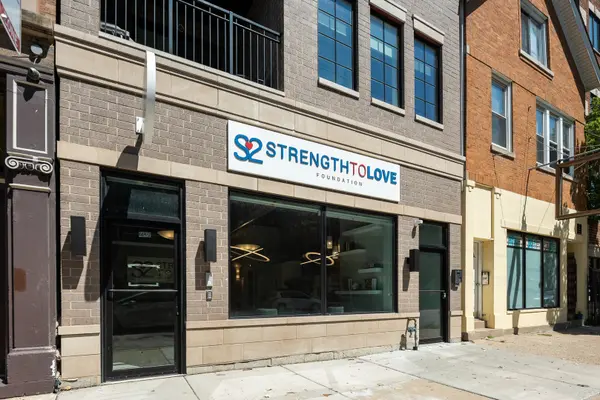 2136 W Belmont AVE #1, Chicago, IL 60618