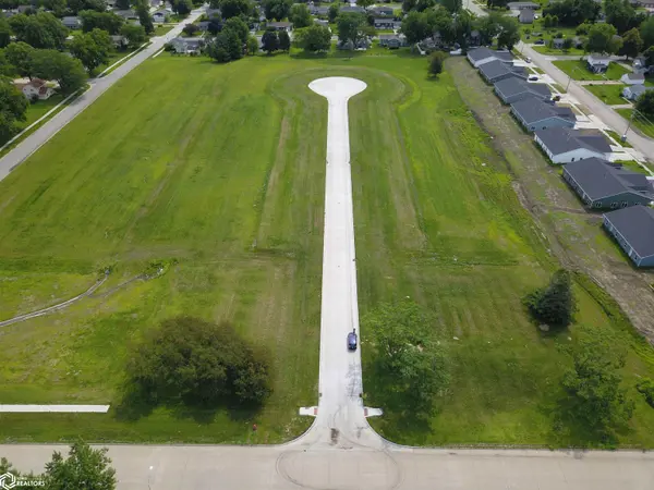 104 Billy Robinson CT, Grinnell, IA 50112