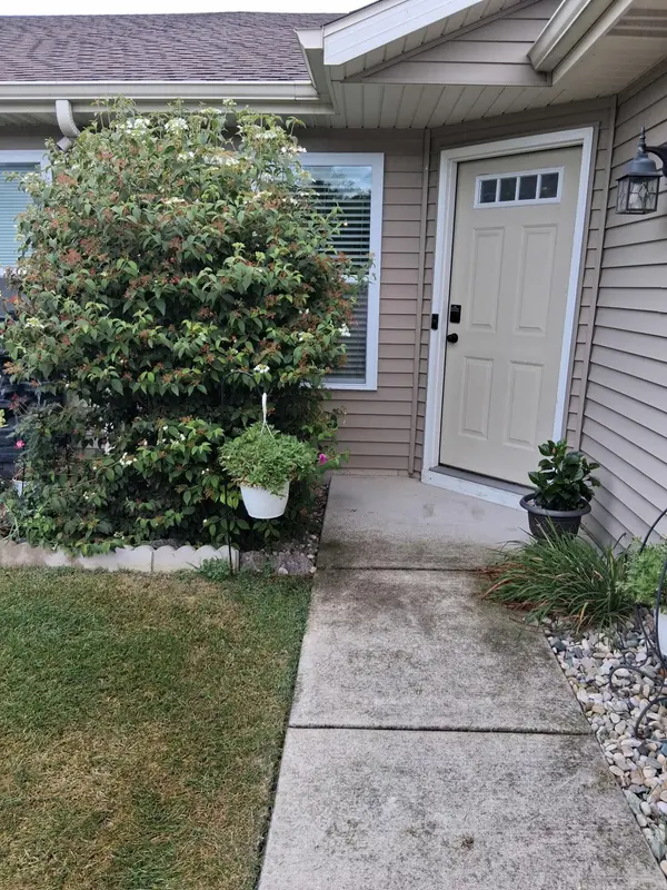 60 Polly LN, Hobart, IN 46342