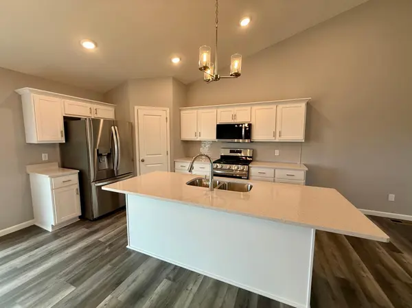 2813 Ivy AVE NE, Saint Michael, MN 55376