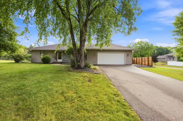 4870 Deerwood LN N, Plymouth, MN 55442