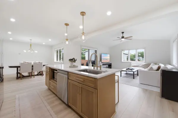 4870 Deerwood LN N, Plymouth, MN 55442