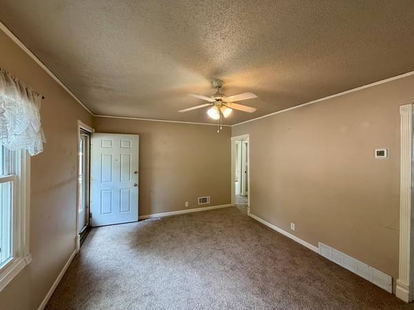 1009 19th ST N, Moorhead, MN 56560