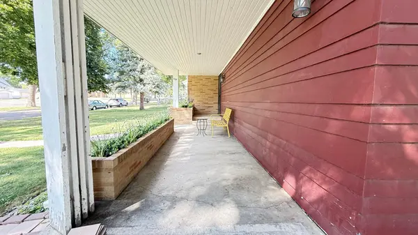 604 N 7th ST, Montevideo, MN 56265