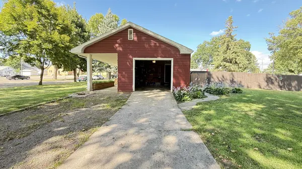 604 N 7th ST, Montevideo, MN 56265