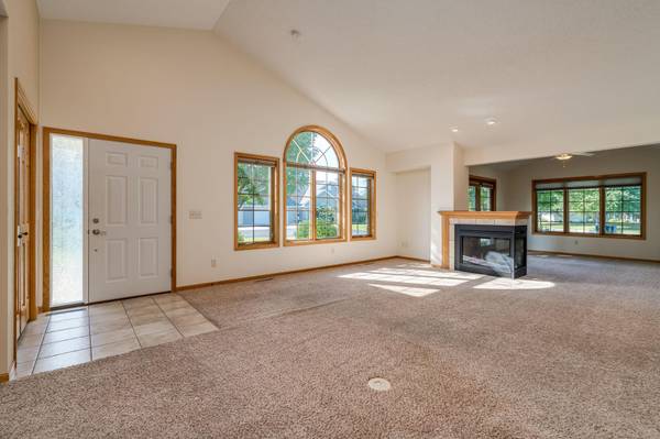 749 Grayhawk CIR, Mankato, MN 56001