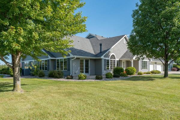 749 Grayhawk CIR, Mankato, MN 56001
