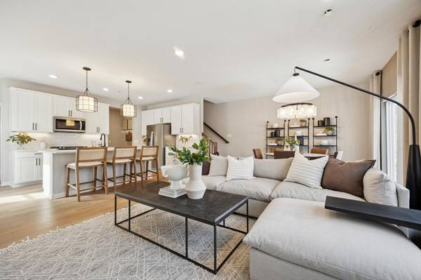 10392 Glacier LN N, Maple Grove, MN 55369