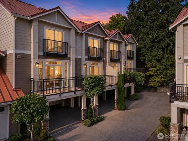 12721 SE 41st PL #214, Bellevue, WA 98006