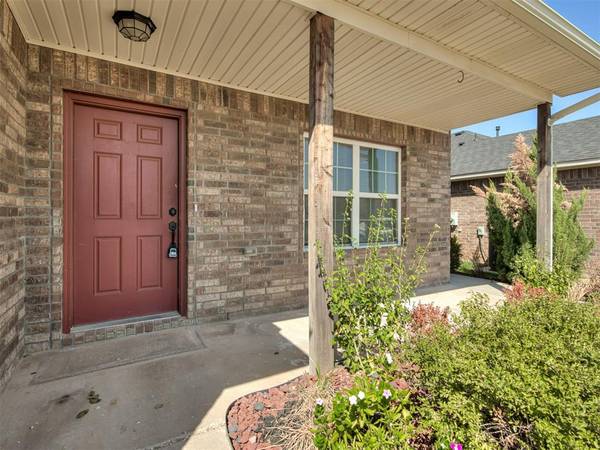 10225 Hidden Village DR, Oklahoma City, OK 73120