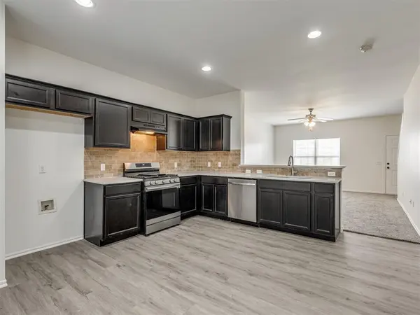 10225 Hidden Village DR, Oklahoma City, OK 73120