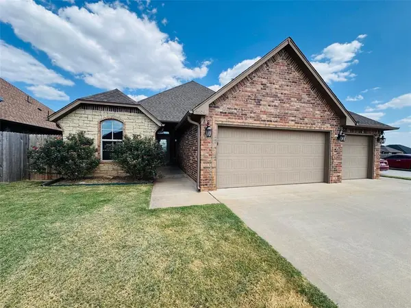 2304 Wheatfield AVE, Yukon, OK 73099