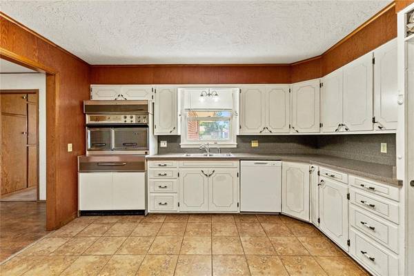 1009 N Illinois ST, Weatherford, OK 73096