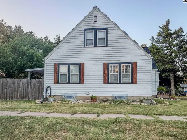 100 N 4th St, Canton, KS 67428