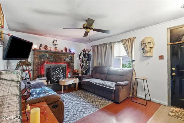 2260 Whippoorwill DR, Tobyhanna, PA 18466