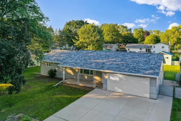 1194 APRIL LN, Green Bay, WI 54304-4169