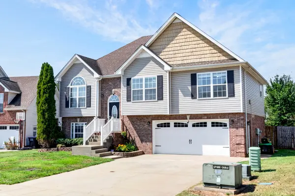 1205 Chinook Cir, Clarksville, TN 37042