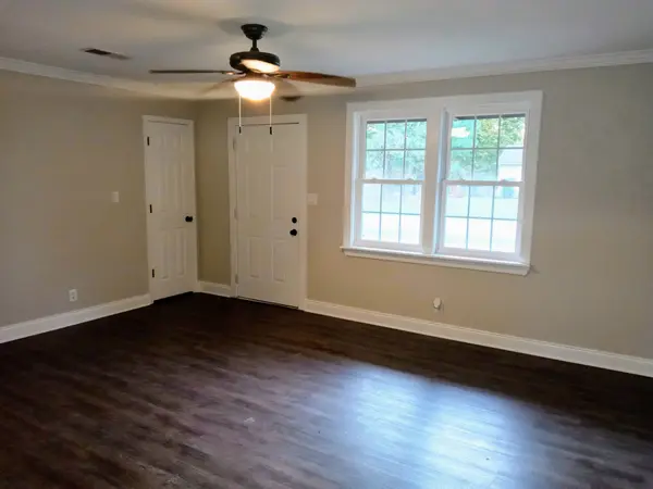 407 Roselawn Dr, Clarksville, TN 37042