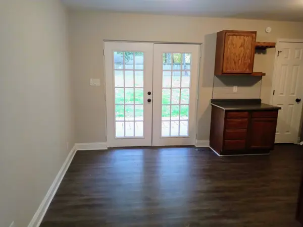 407 Roselawn Dr, Clarksville, TN 37042