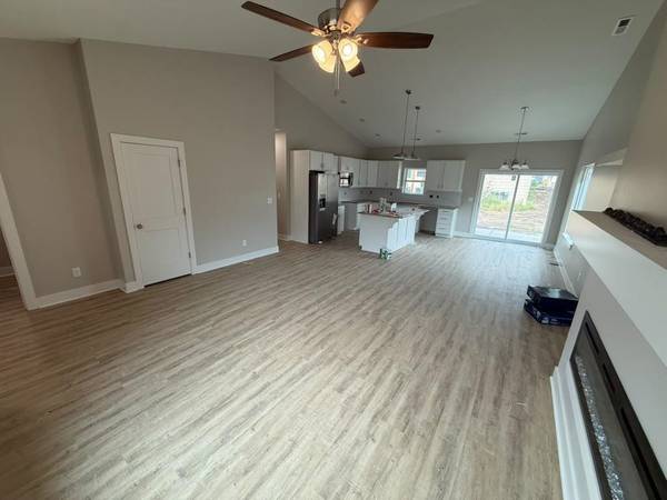 5085 N Toben Dr, Bel Aire, KS 67226