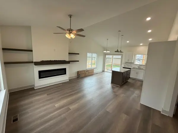 5067 N Toben Ct., Bel Aire, KS 67226