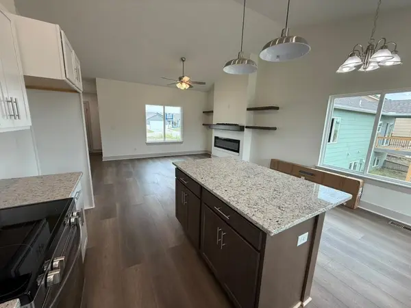 5067 N Toben Ct., Bel Aire, KS 67226